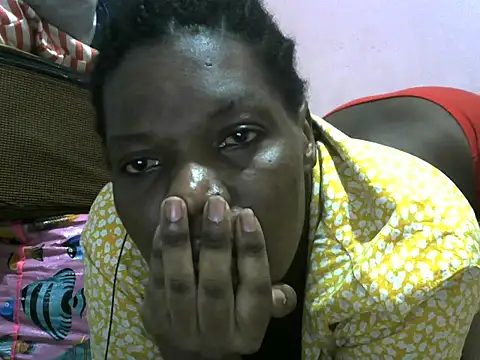 Snapshot of Bitty_baby chatting on 12/04/24, 03:37 Bitty baby online show from 12/04/24, 03:37