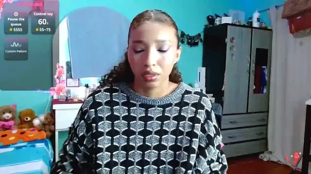 Snapshot of sensitive_brunette chatting on 11/24/25, 11:37 sensitive brunette online show from 11/24/25, 11:37