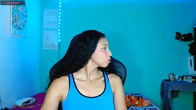 sensitive brunette online show from 04/11/26, 12:59