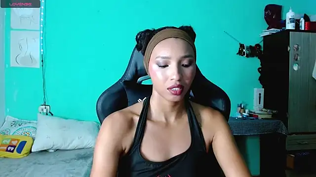 Snapshot of sensitive_brunette chatting on 06/01/26, 01:07 sensitive brunette online show from 06/01/26, 01:07
