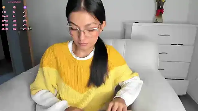 Snapshot of barbie_brunette3 chatting on 12/29/24, 06:45 barbie brunette3 online show from 12/29/24, 06:45