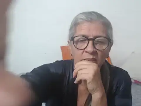 Snapshot of candy_mature_ chatting on 01/16/25, 09:27 candy mature online show from 01/16/25, 09:27