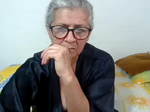 Snapshot of candy_mature_ chatting on 03/12/25, 09:35 candy mature online show from 03/12/25, 09:35