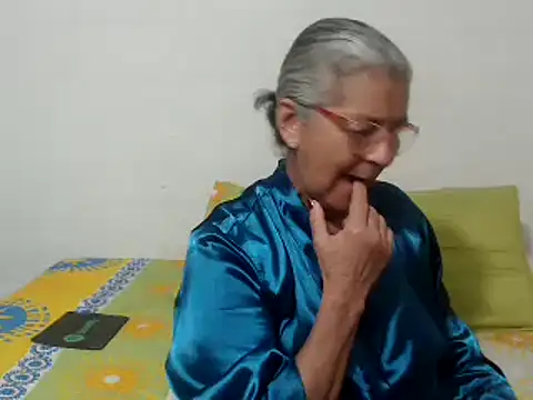 Snapshot of candy_mature_ chatting on 03/20/25, 07:57 candy mature online show from 03/20/25, 07:57