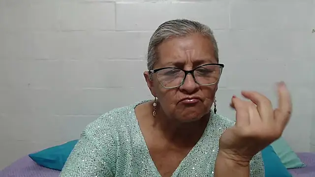 Snapshot of candy_mature_ chatting on 09/30/25, 11:54 candy mature online show from 09/30/25, 11:54