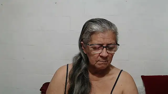 Snapshot of candy_mature_ chatting on 10/18/25, 12:06 candy mature online show from 10/18/25, 12:06