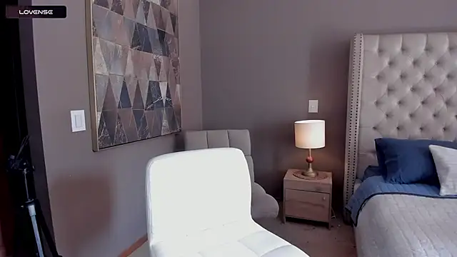 vangie  online show from 12/03/25, 05:44