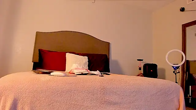 yiauana online show from 11/03/25, 04:03