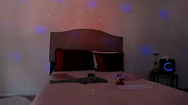 yiauana online show from 11/05/25, 07:47