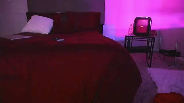 yiauana online show from 11/19/25, 03:06