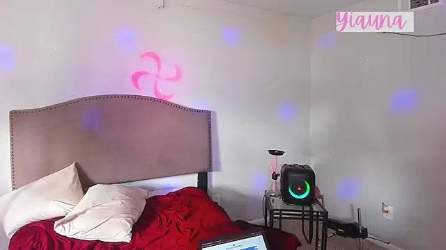 yiauana online show from 11/21/25, 04:16