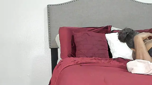Snapshot of yiauana chatting on 06/05/26, 11:38 yiauana online show from 06/05/26, 11:38