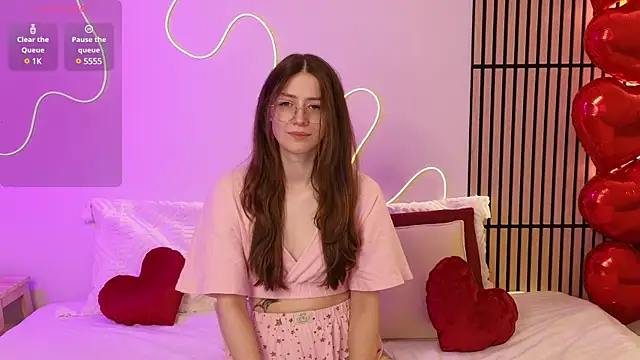 Ester Hill online show from 02/11/25, 12:17