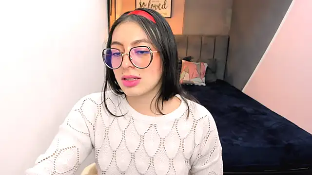 Snapshot of MiaWils_ chatting on 03/18/25, 10:37 MiaWils online show from 03/18/25, 10:37