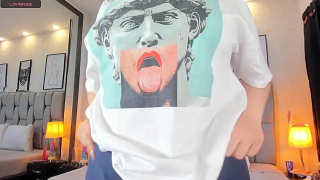 sweet--emily online show from 12/17/24, 09:28