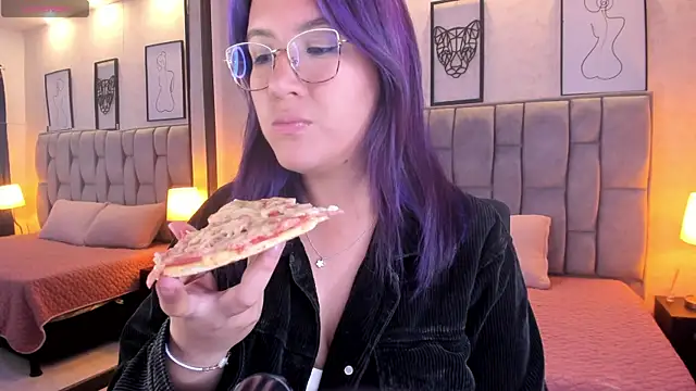 sweet--emily online show from 01/28/25, 07:00