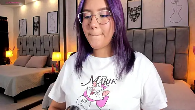 sweet--emily online show from 01/31/25, 04:03