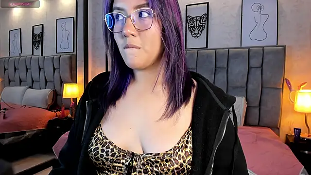 sweet--emily online show from 02/05/25, 07:07