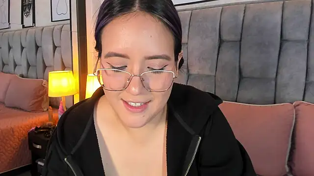 sweet--emily online show from 03/23/25, 07:42