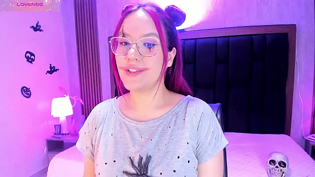 sweet--emily online show from 10/30/25, 04:14