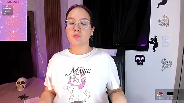 sweet--emily online show from 10/31/25, 03:51