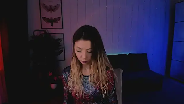 Snapshot of Love_Lines chatting on 01/31/25, 11:13 Love Lines online show from 01/31/25, 11:13