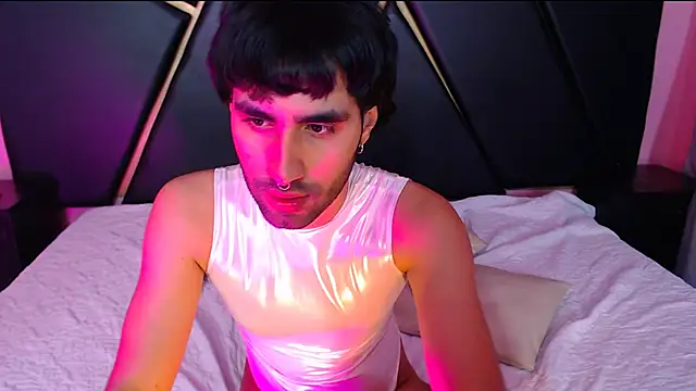 Snapshot of MilanZaire chatting on 01/24/25, 08:22 MilanZaire online show from 01/24/25, 08:22