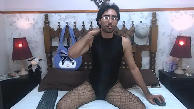 Snapshot of MilanZaire chatting on 02/27/25, 12:43 MilanZaire online show from 02/27/25, 12:43