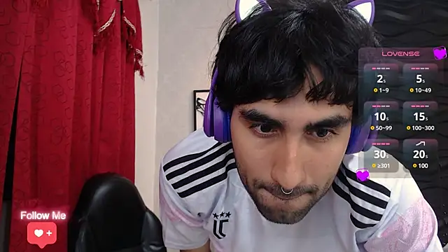 Snapshot of MilanZaire chatting on 03/08/25, 04:01 MilanZaire online show from 03/08/25, 04:01