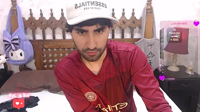 Snapshot of MilanZaire chatting on 03/10/25, 01:12 MilanZaire online show from 03/10/25, 01:12