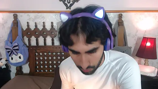 Snapshot of MilanZaire chatting on 03/15/25, 10:11 MilanZaire online show from 03/15/25, 10:11