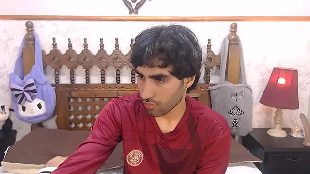 Snapshot of MilanZaire chatting on 03/18/25, 11:42 MilanZaire online show from 03/18/25, 11:42