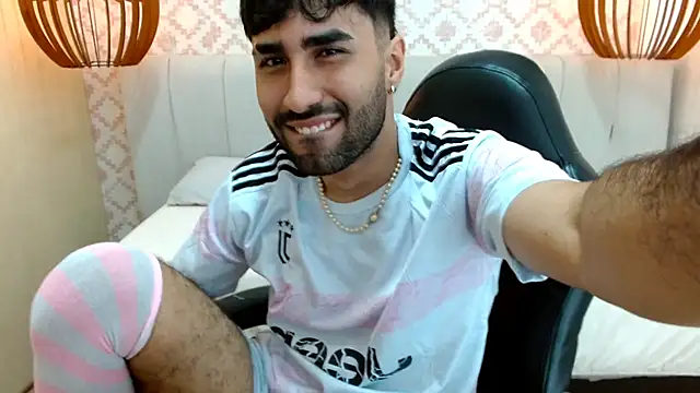 Snapshot of MilanZaire chatting on 09/08/25, 11:26 MilanZaire online show from 09/08/25, 11:26