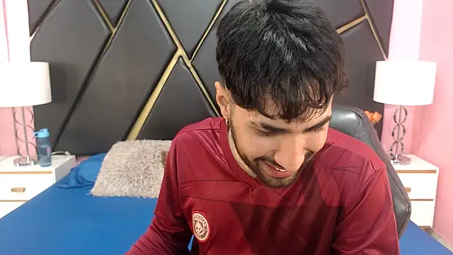 Snapshot of MilanZaire chatting on 09/11/25, 12:33 MilanZaire online show from 09/11/25, 12:33