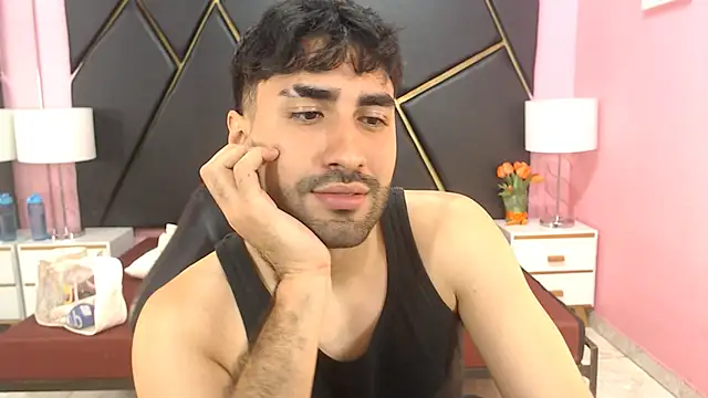 Snapshot of MilanZaire chatting on 10/02/25, 12:17 MilanZaire online show from 10/02/25, 12:17