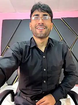 Snapshot of MilanZaire chatting on 10/12/25, 12:31 MilanZaire online show from 10/12/25, 12:31