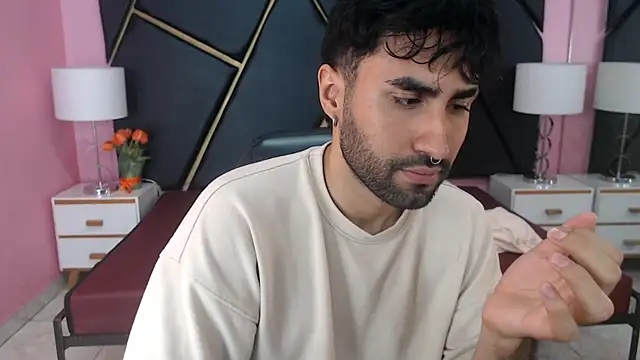 Snapshot of MilanZaire chatting on 10/14/25, 11:49 MilanZaire online show from 10/14/25, 11:49