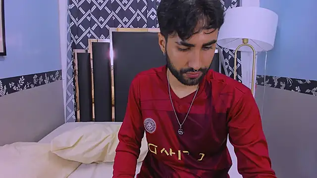 Snapshot of MilanZaire chatting on 10/24/25, 12:30 MilanZaire online show from 10/24/25, 12:30