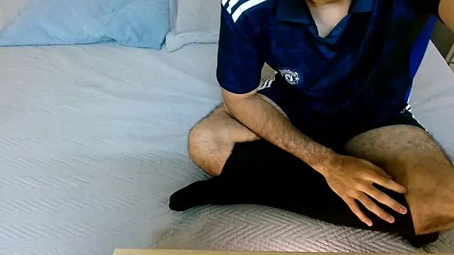 Snapshot of MilanZaire chatting on 12/13/25, 08:25 MilanZaire online show from 12/13/25, 08:25