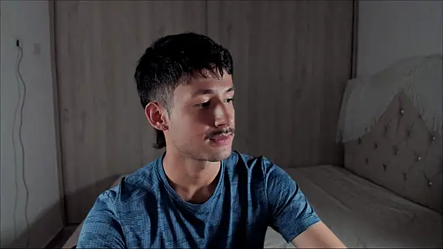 dimitri targaryen online show from 04/18/26, 08:29