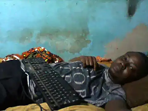 Snapshot of little__joy chatting on 02/27/25, 06:42 little  joy online show from 02/27/25, 06:42