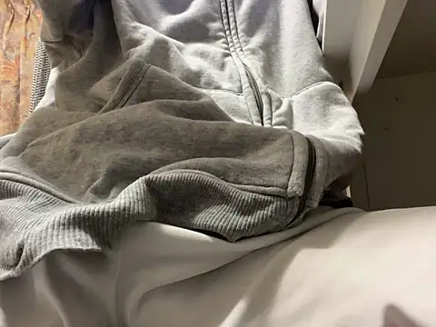 Snapshot of lkun9 chatting on 12/09/24, 04:15 lkun9 online show from 12/09/24, 04:15