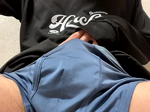 Snapshot of lkun9 chatting on 11/14/25, 03:22 lkun9 online show from 11/14/25, 03:22