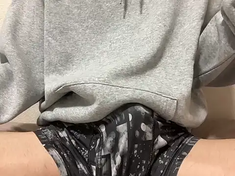 Snapshot of lkun9 chatting on 12/21/25, 03:19 lkun9 online show from 12/21/25, 03:19