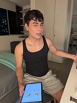 Snapshot of oliversstream chatting on 02/08/26, 02:37 oliversstream online show from 02/08/26, 02:37