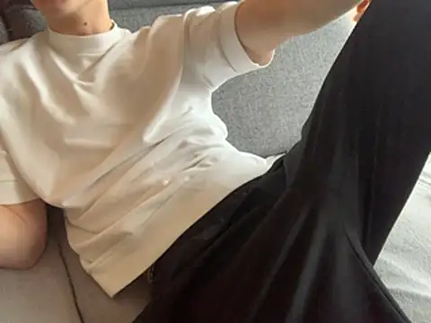 Snapshot of Honeeymaster chatting on 01/02/25, 11:20 Honeeymaster online show from 01/02/25, 11:20