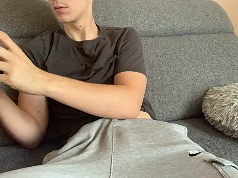 Snapshot of Honeeymaster chatting on 10/05/25, 09:40 Honeeymaster online show from 10/05/25, 09:40