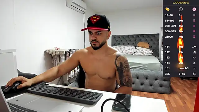 supermanboy94 online show from 10/17/25, 05:21