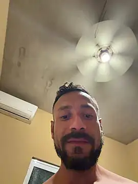 Snapshot of GalacticoInter chatting on 04/11/26, 11:47 GalacticoInter online show from 04/11/26, 11:47