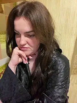 Snapshot of Karolina_llove chatting on 12/20/24, 02:27 Karolina llove online show from 12/20/24, 02:27